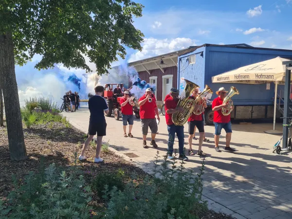 Zeckerner Kerwa 2025 – Mit Musik zum Festplatz